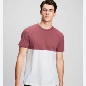 GAP Everyday 2010’s Men's Maroon and White Short Sleeve T-shirt medium